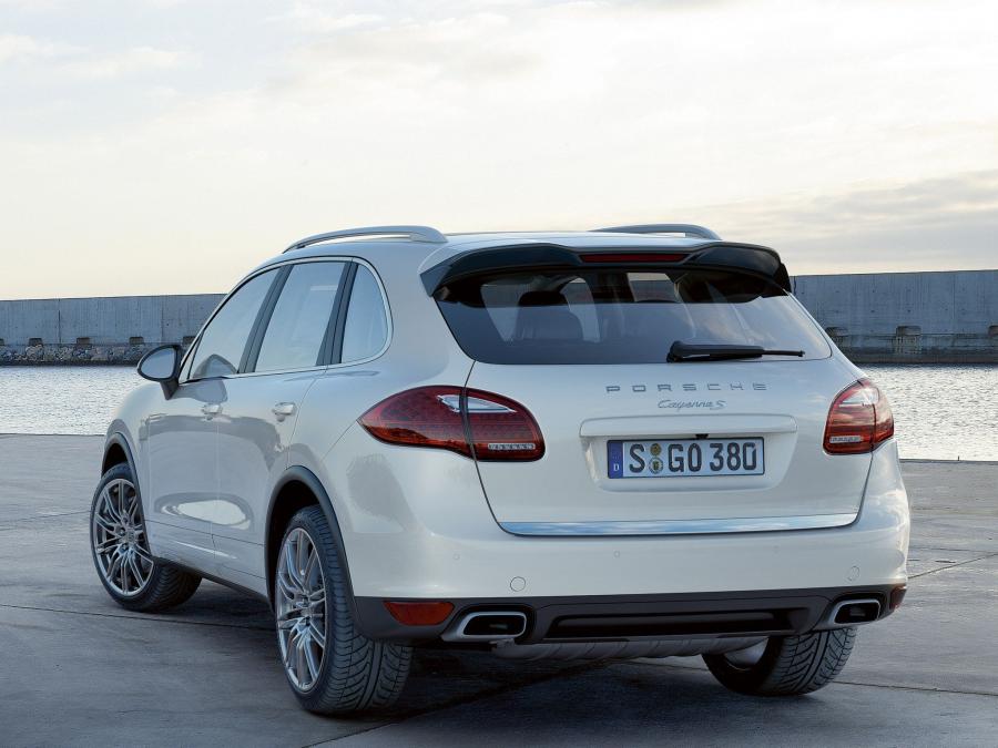  Porsche Cayenne S Hybrid 2011 года  (фото 4 из 8)